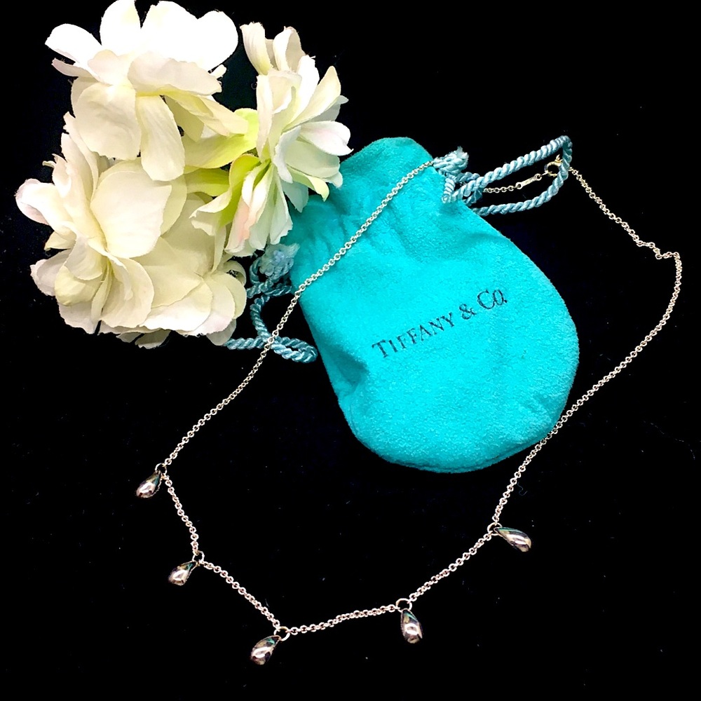 Tiffany & Co Elsa Peretti discontinued 5 teardrop necklace.